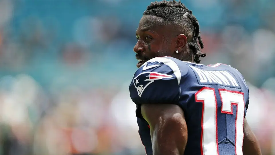 Antonio Brown le pide a los Patriotas que lo dejen volver
