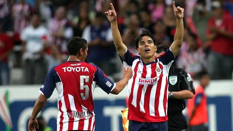 Chivas: A 12 años del gol cien de Omar Bravo con el Rebaño