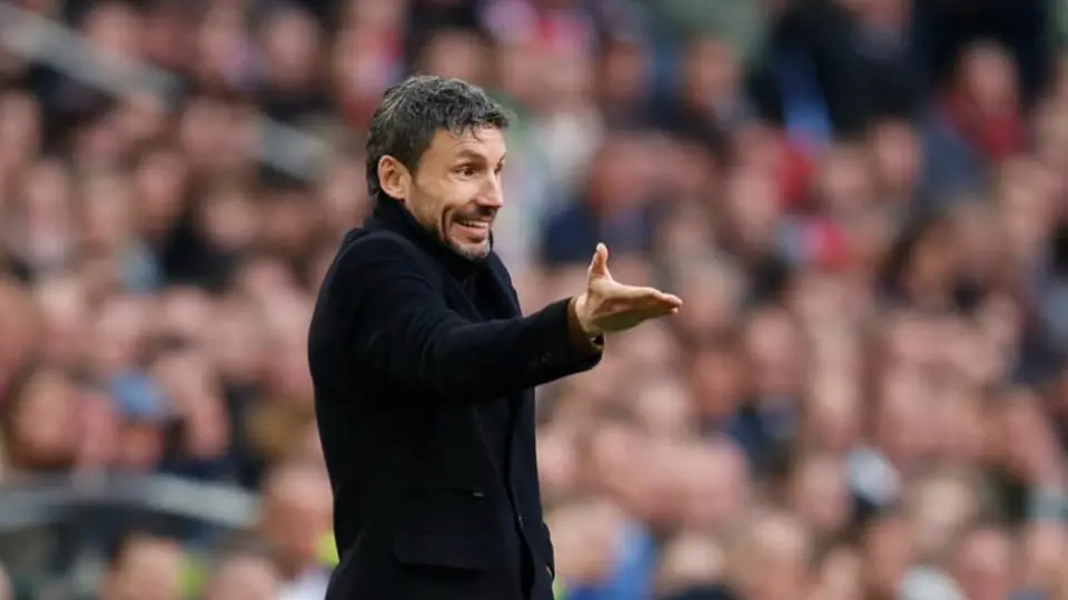 Erick Gutiérrez y PSV se quedan sin DT tras la destitución de Mark van Bommel