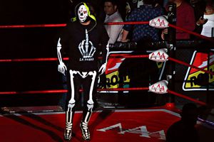 Hijo de La Parka: 'De navidad mi único deseo es que mi papá esté bien'