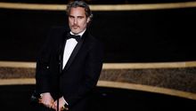 Renée Zellweger y Joaquin Phoenix, máximos galardonados en los Premios Oscar