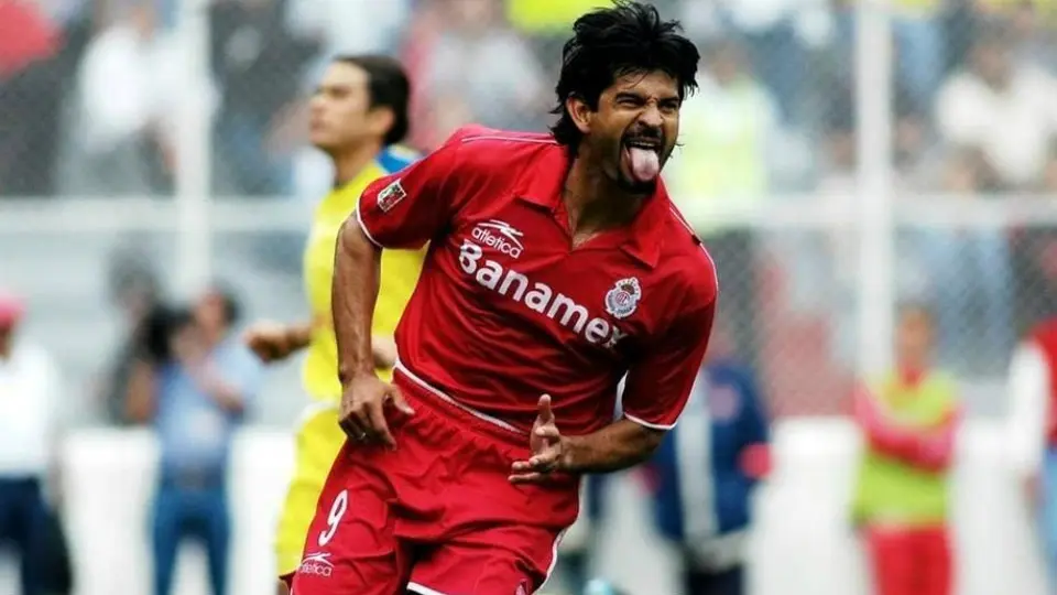 Cardozo confesó que hubiera jugado en Toluca sin paga