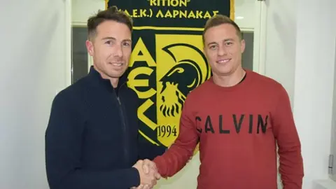 Abraham González, nuevo jugador del AEK Larnaca de la Primera División de Chipre