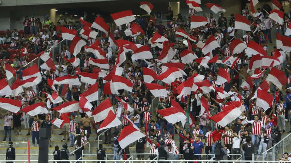 Grito de 'eh, pu...' se presentó en el duelo Chivas vs Pumas