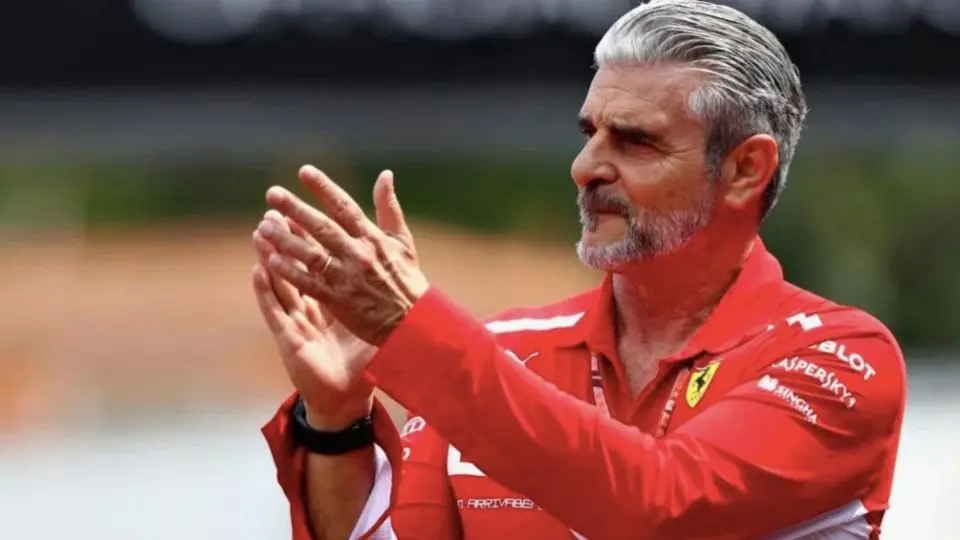 Exjefe de Ferrari maneja ambulancia como voluntario