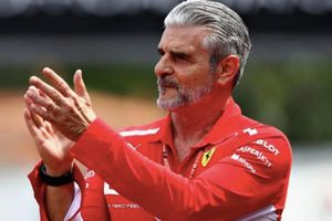 Exjefe de Ferrari maneja ambulancia como voluntario