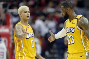 Lakers derrotó a Rockets y se consolida en la cima del Oeste