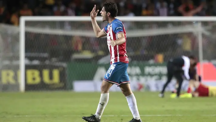 Tienda oficial de Chivas hizo el 'oso' al anunciar ropa del América