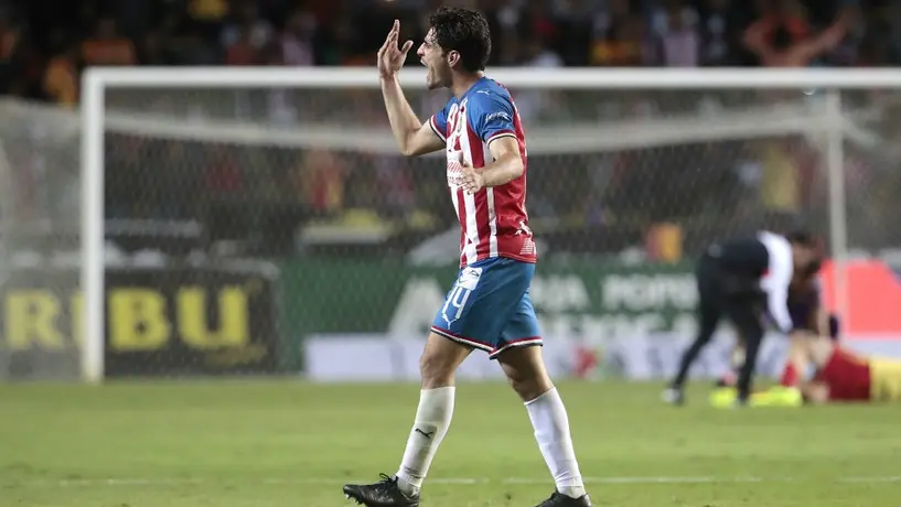 Tienda oficial de Chivas hizo el 'oso' al anunciar ropa del América