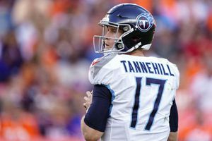 Ryan Tannehill reemplazaría a Marcus Mariota como quarterback de Titans