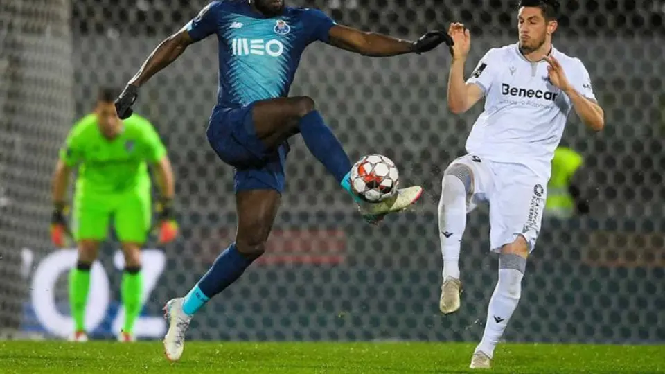 Marchesín y Tecatito defendieron a Marega tras insultos racistas