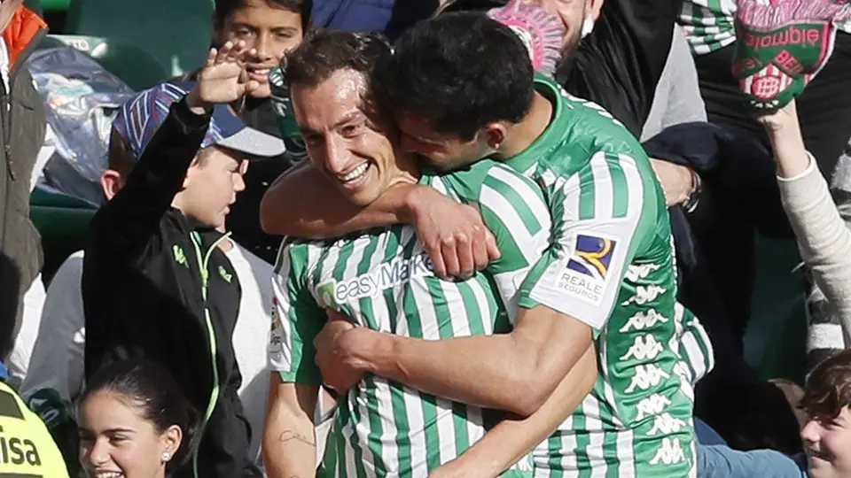 Andrés Guardado dio asistencia en goleada del Betis a la Real Sociedad