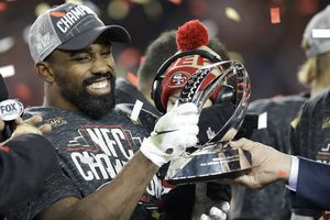 Mostert se convirtió en el primer corredor en hacer 4 TD en una Final de Conferencia