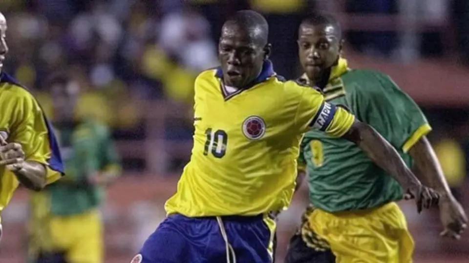 Faustino Asprilla repartirá preservativos en un drone durante la cuarentena
