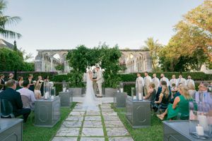 JJ Watt se casó con la futbolista Kealia Ohai en Bahamas