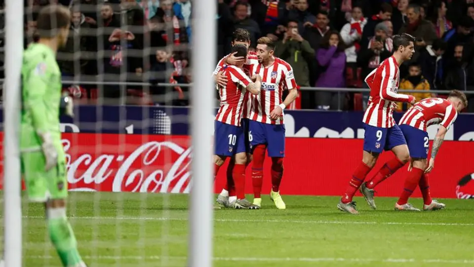 Herrera y Atlético de Madrid lograron sufrida victoria sobre el Levante