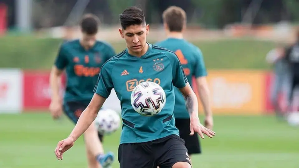 Frank De Boer: 'En Ajax no saben si Edson Álvarez es defensa o medio'