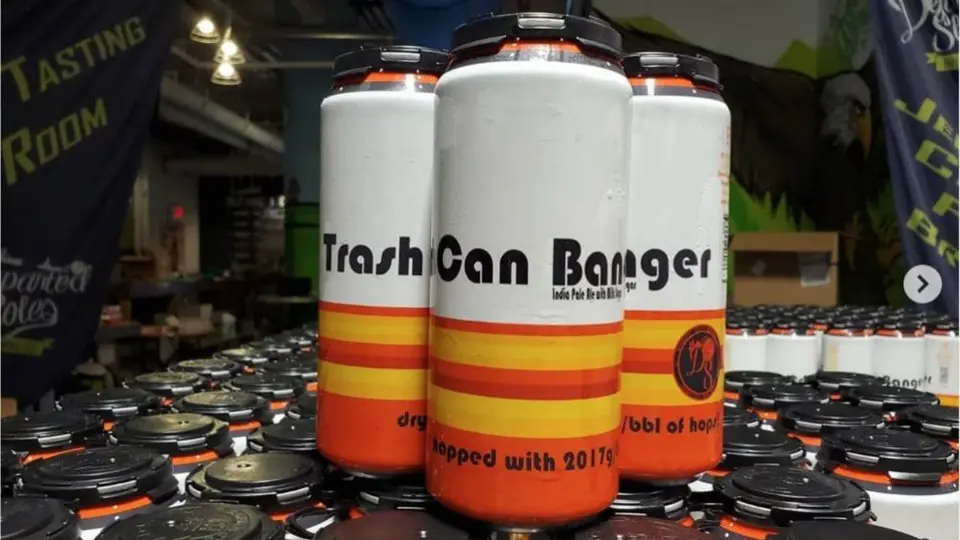 Sale a la venta cerveza 'conmemorativa' al escándalo de robo de señas de Astros