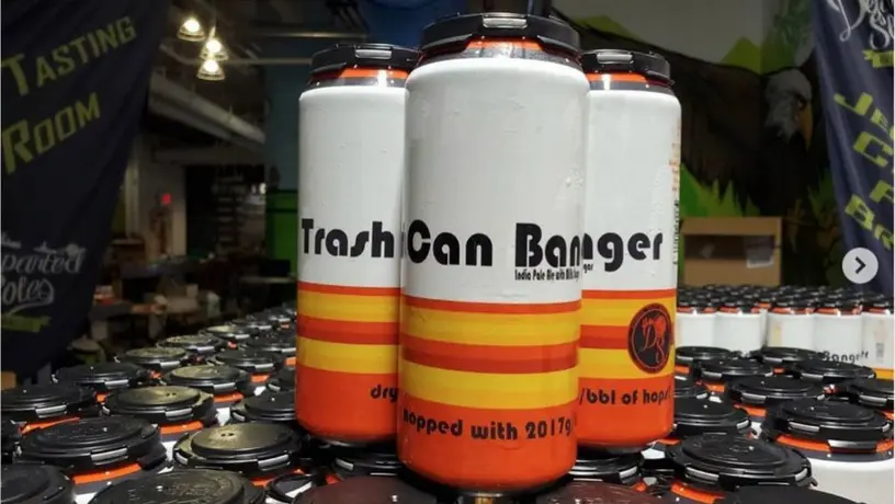 Sale a la venta cerveza 'conmemorativa' al escándalo de robo de señas de Astros