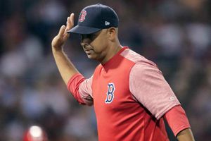 Grandes Ligas impuso castigos a Red Sox por robo de señales, pero no a Alex Cora