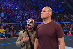 Rey Mysterio: 'Veo a Caín Velázquez con ganas de permanecer mucho tiempo en la lucha libre'
