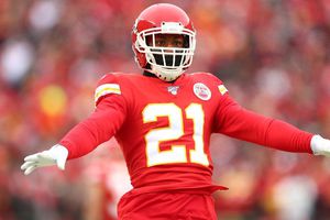 Publican video en el que Bashaud Breeland es encañonado y arrestado por un policía