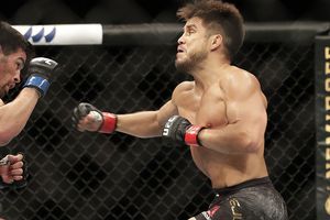 Henry Cejudo noqueó en UFC 249 y sorprendió al anunciar su retiro