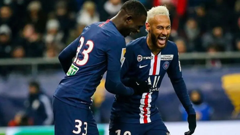 PSG sacó a la venta un jersey especial para ayudar a hospitales de París