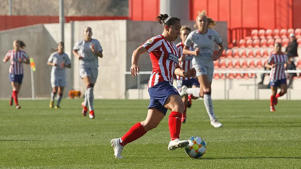Charlyn Corral marcó gol con Atlético de Madrid ante su exequipo Levante