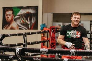 Canelo 'presumió' yate de 60 MDD durante sus vacaciones