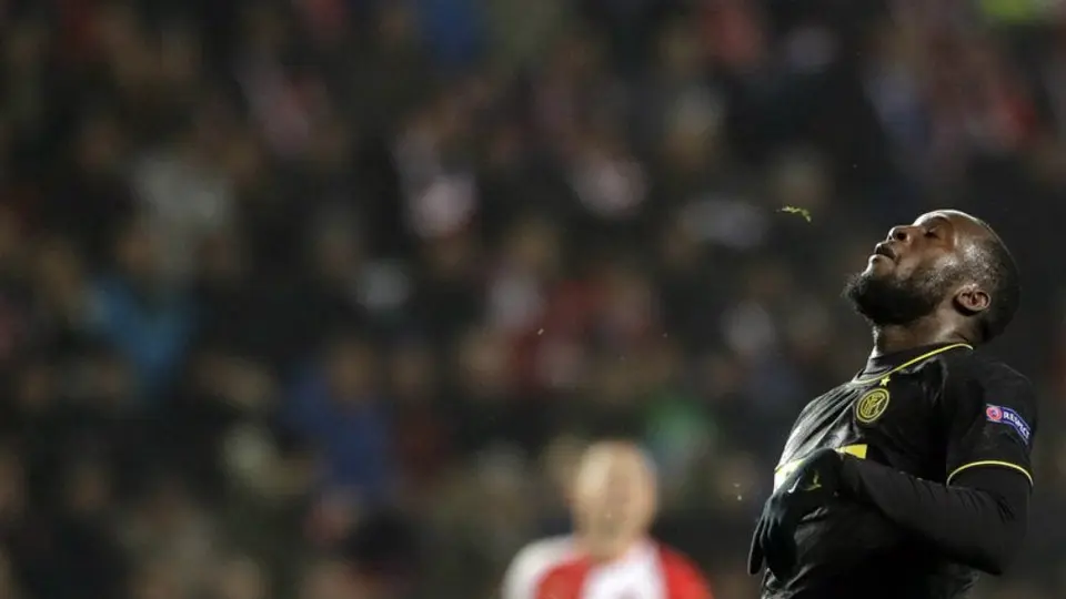 Medio italiano presentó portada racista con imagen de Lukaku y Smalling
