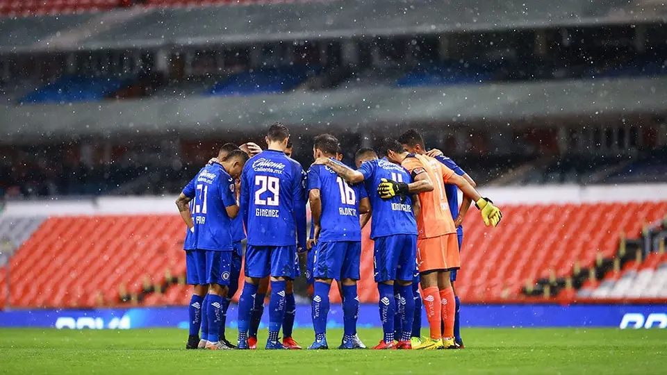 Dueños de Liga MX estudian reducir sueldos a futbolistas por coronavirus