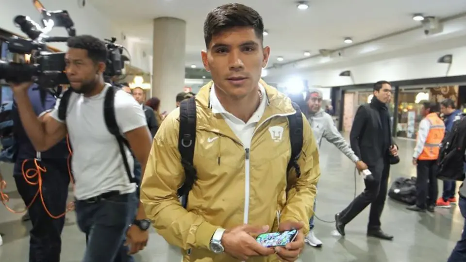 Pumas: Martín Barragán aseguró que insistió al árbitro de que él cometió la mano