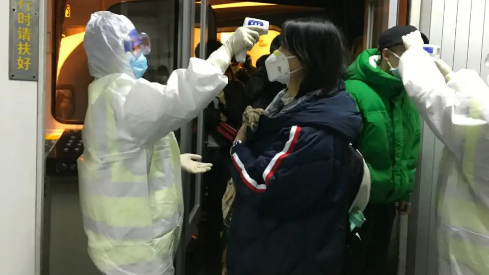 Médico murió por coronavirus tras volver del retiro para ayudar en un hospital