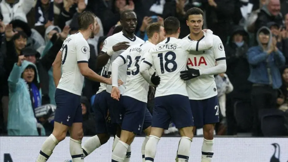 Jugadores de la Premier League, acusados de salir de fiesta durante cuarentena