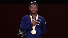 Simone Biles superó récord de medallas en Mundiales de gimnasia