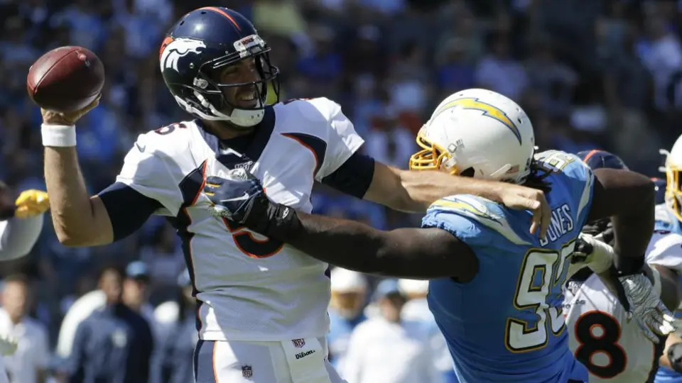 Broncos logró primera victoria con el coach Vic Fangio tras vencer a Chargers