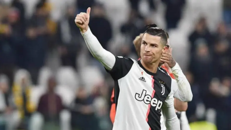 Cristiano Ronaldo, primer futbolista en alcanzar los mil millones de dólares en ingresos