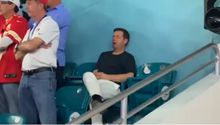 VIDEO: Aficionado se quedó dormido durante el Super Bowl LIV