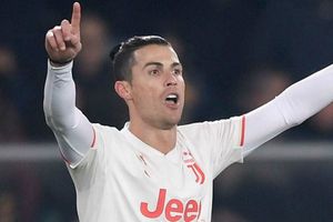 Figura gigante de Cristiano Ronaldo sorprendió en un carnaval de Italia