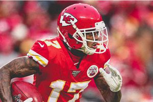 Mecole Hardman se disfrazó del Príncipe del Rap previo a la Final de Conferencia