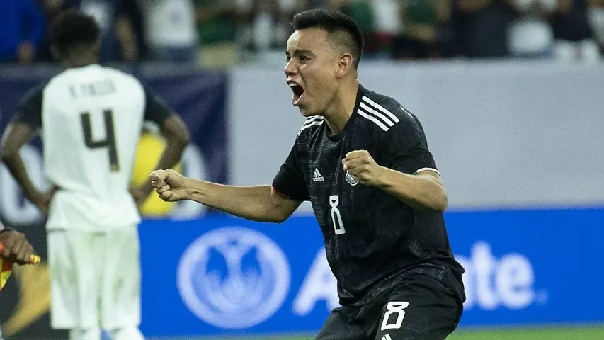 Charly Rodríguez celebra una anotación con el Tri | IMAGO7