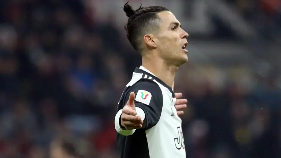 Cristiano Ronaldo recomendó: 'Quédate en casa y ayudemos a los trabajos sanitarios'