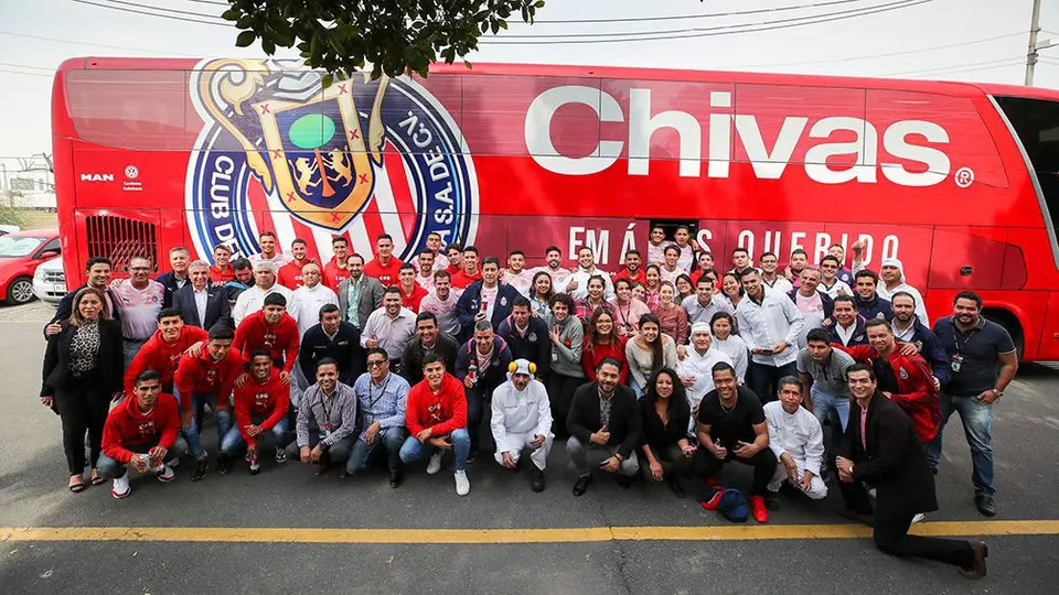 Chivas visitó la fabrica de Omnilife en Guadalajara