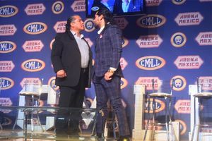 Felino y Bárbaro Cavernario tendrán duelo de cabelleras en 'Homenaje a Dos Leyendas'