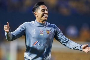 Carlos Salcedo se convirtió en tío tras nacimiento del hijo de Paola y Vikonis