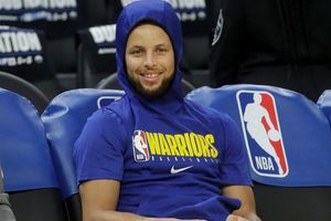 Stephen Curry pasa su tiempo de cuarentena como maestro sustituto de su hija