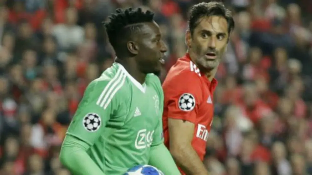 Onana en un juego de Champions ante el Benfica | AP