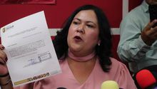 Senadora León acusa guerra sucia por toma de casetas