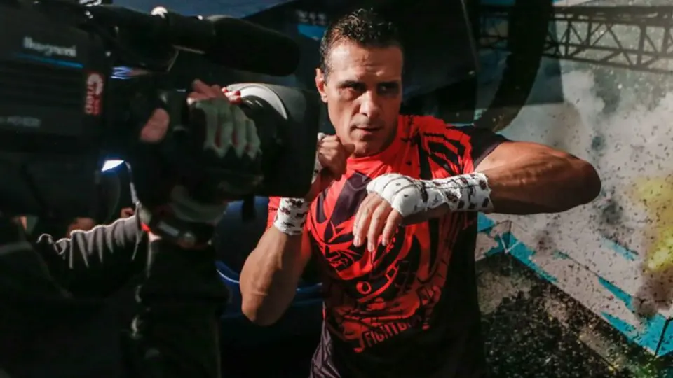 El Patrón se despidió de MMA con derrota ante Tito Ortiz